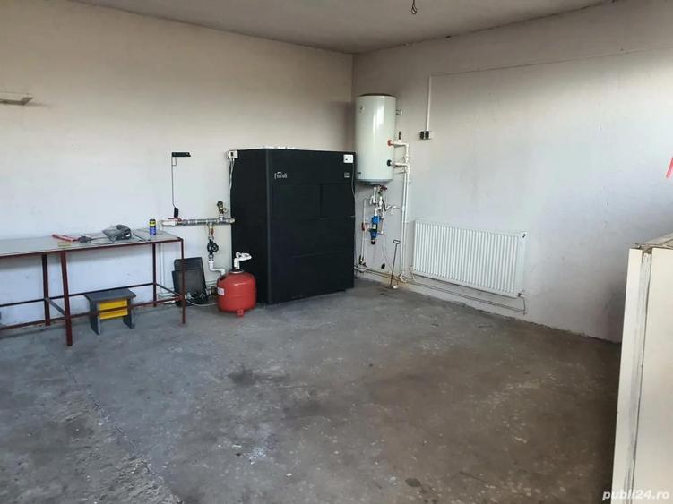 Vila frumoasa spre vanzare 9 camere - 9