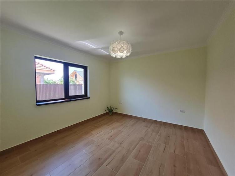 In stil mediteranean, curte proprie, 4 camere, terasa, pod mansardabil, Harman, - 32