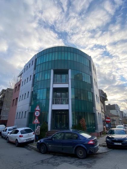 SUPER OCAZIE SE INCHIRIAZA 360MP CONSTRUCTIE BIROURI IN ZONA UNIRII - 1