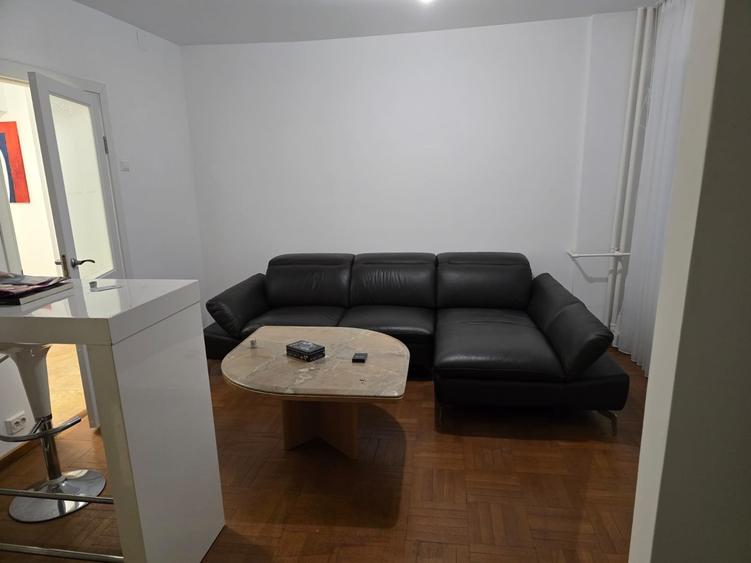 Ultracentral Romana- Dorobanti,bloc/80,etaj 1, are 2 bai,vedere mixta,Sup 90 mp - 2