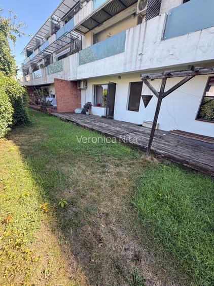 Apartament 4 camere cu curte proprie, curte comuna si 2 locuri de parcare