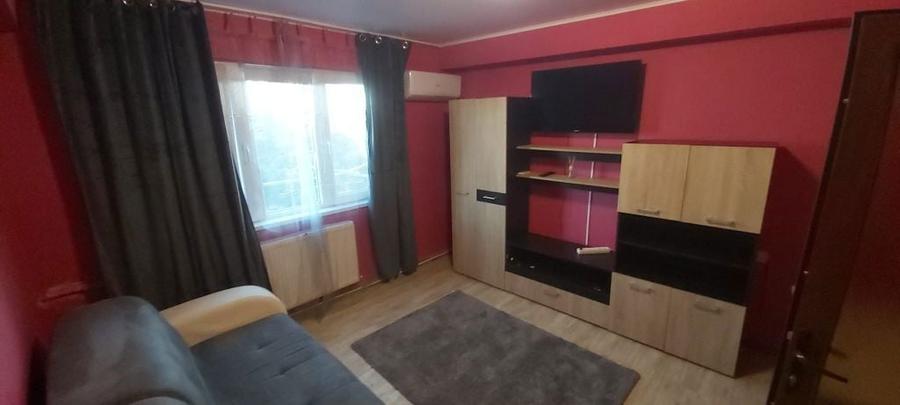 Inchiriez garsoniera - 2