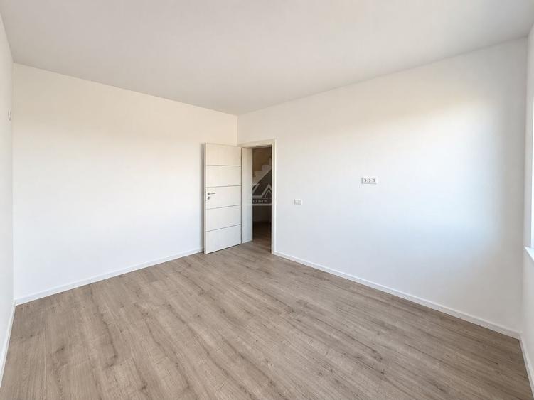 Duplex cu 5 camere cu Canalizare în Moșnița Nouă