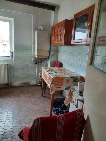 Inchiriez apartament 2 camere - 13