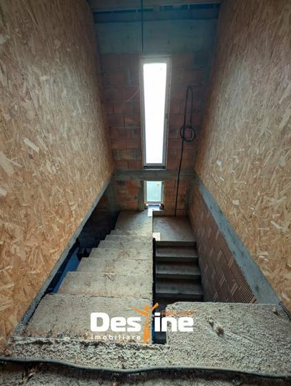 Dobrovat - Casa la Rosu P+1+Pod 129 mp Utili 1000 mp Teren - 12