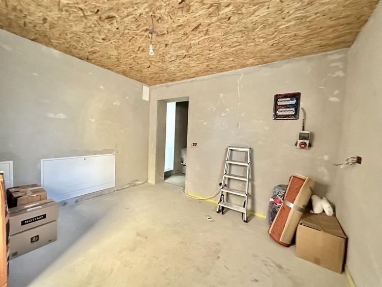 Casă individuală de vanzare  cu garaj și curte proprie – Hălchiu - 9