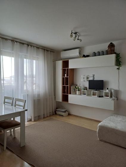 Închiriez Apartament 2 camere - 1