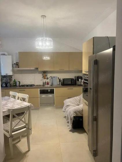 Apartament 3 camere Laminorului decomandat 85 mp, etaj 3 ,metrou 4 min - 18