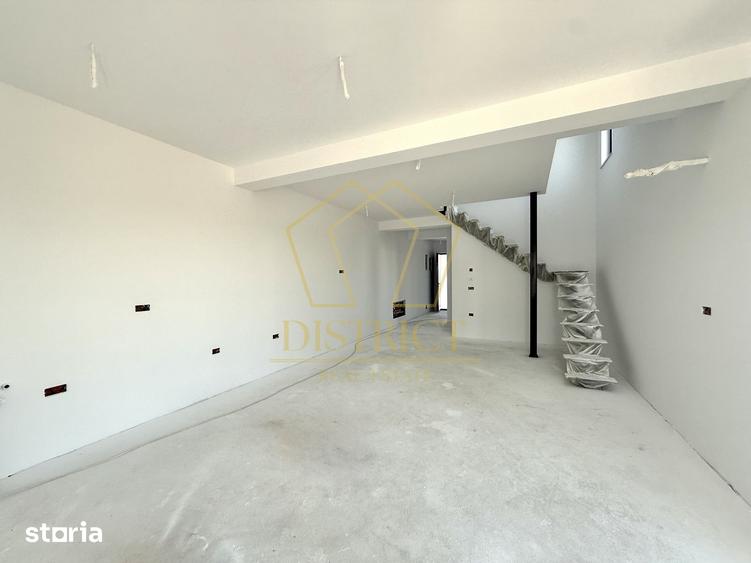 Casă cu 4 camere cu Teren 375 Mp în Sânandrei