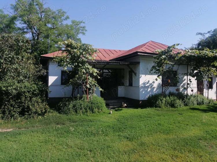 Casa de vanzare cu teren mare in satul Bolovani, 45km Bucure?ti - 1