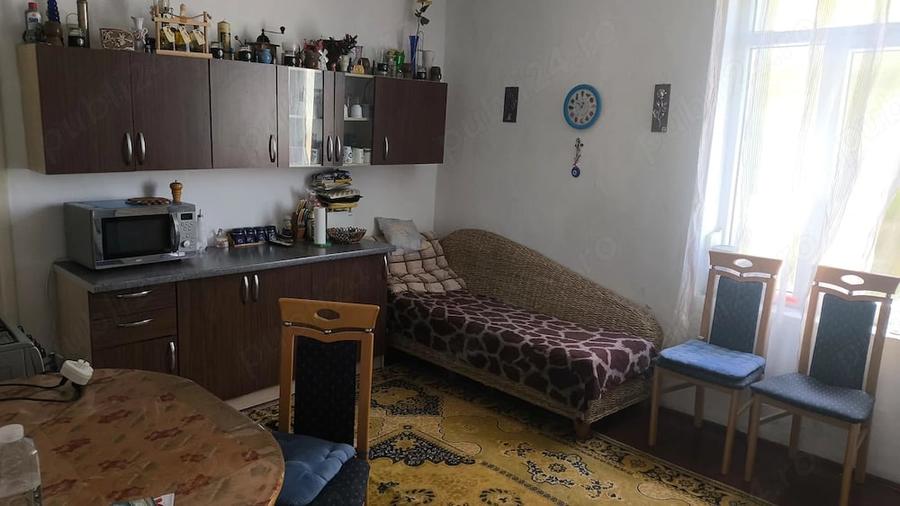Casă cu 6 camere cu Teren 1892 Mp în Central