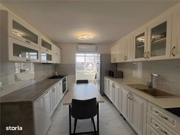 Apartament 3 camere de vanzare C.U.G., - 8