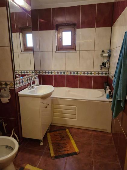 Apartament de vanzare cu 3 camere, decomandat, etaj 2, 70 mp, Zona Centrala - 4