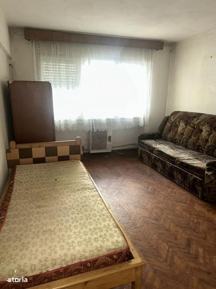 Apartament cu 2 camere semidecomandat în Micro 16