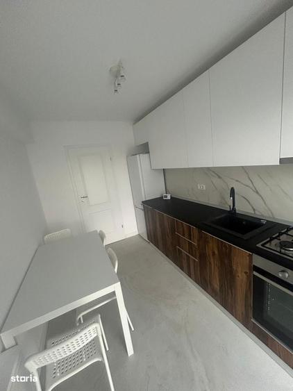 Apartament 2 camere 59 mp Etaj 1/4 cu lift Metrou 1 Decembri Sec 3 - 11