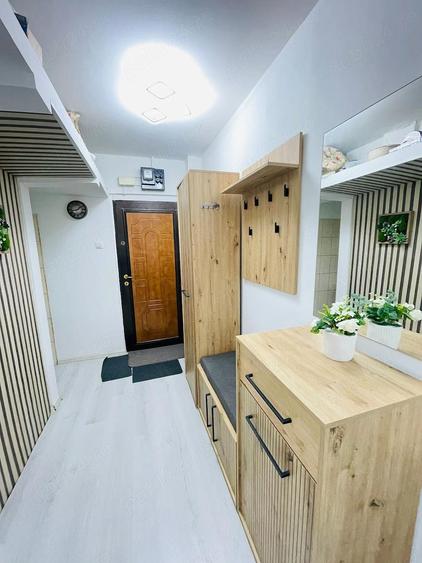 Apartament 2 camere de vanzare, vest, 3 4. Str Arhip Nicolae, renovat, 49.000 euro - 1
