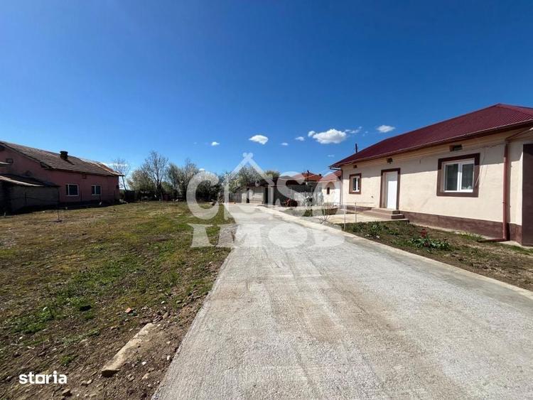 Casa parter + anexa renovata cu teren la strada - 2