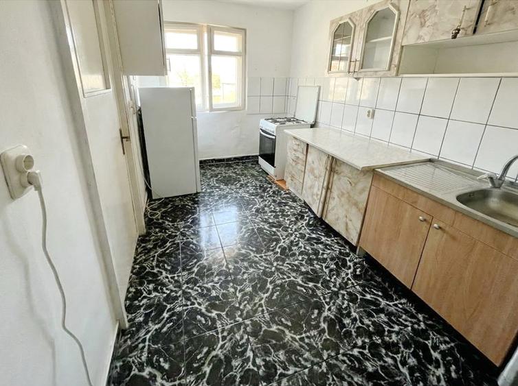 Ocazie! Apartament 3 camere de vanzare, etaj intermediar, 2 balcoane - 5
