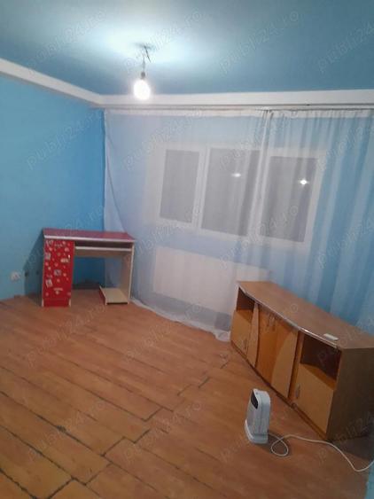 inchiriez 2 camere la curte - 2