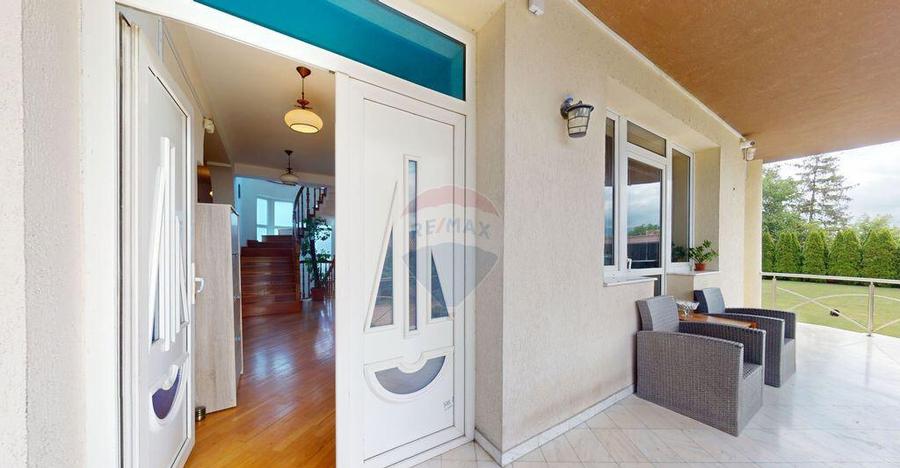 Vila deosebita cu gradina superba ?i panorama - Gh... - 12