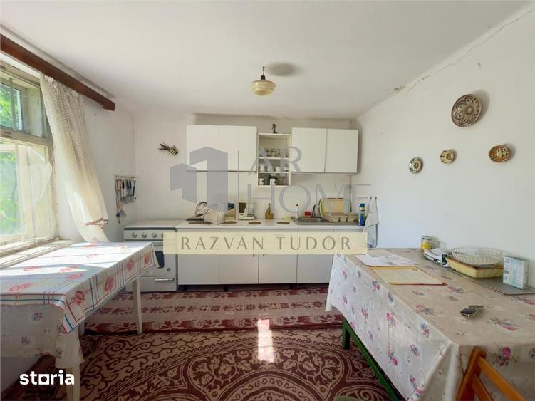 Casă cu 4 camere cu Teren 1681 Mp în Boldești
