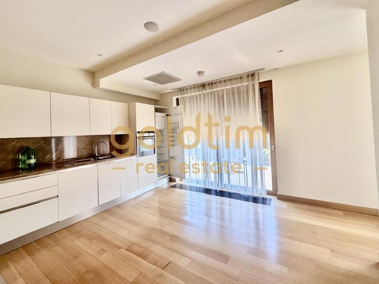 Apartament cu 5 camere decomandat, mobilat în Primăverii
