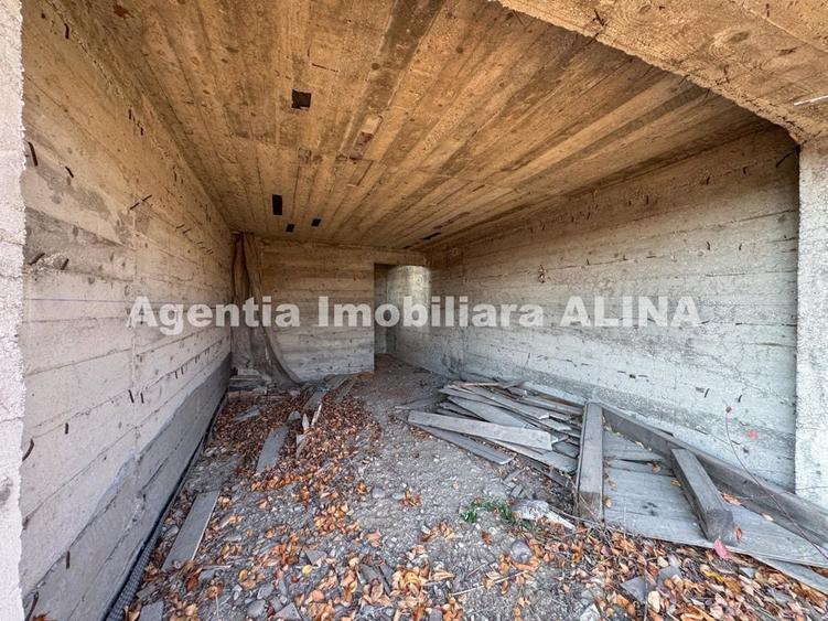 Casă cu 5 camere în Sântuhalm