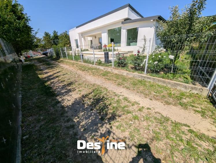 Casa sustenabila 196 mp cu design futurist, in natura, mobilata utilata BARNOVA - 3