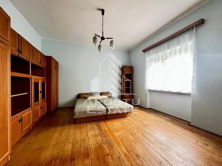 Casa cu 2 camere, 690mp in Battonya - 1