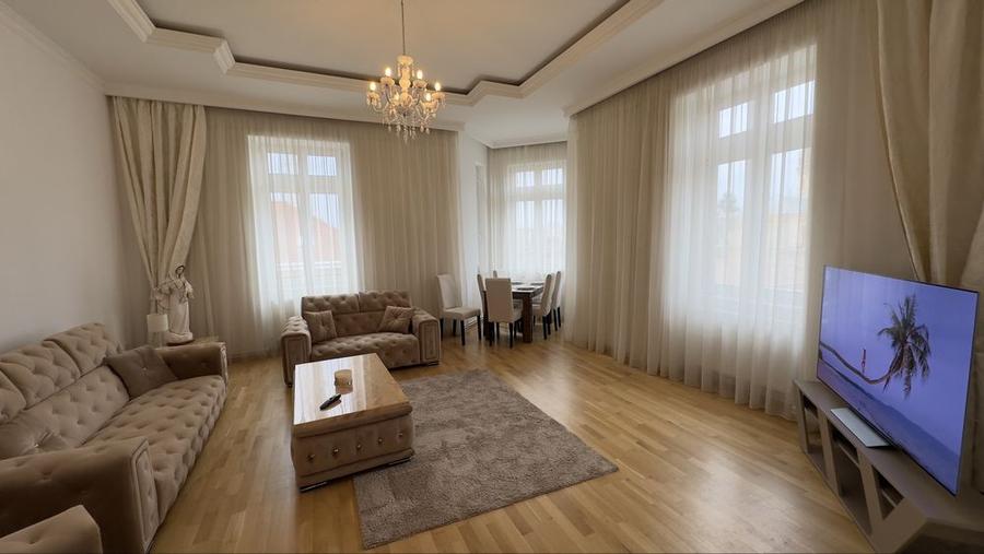 Vand apartament deosebit 130 mp - 2