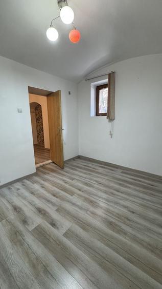 Apartament cu 3 camere semidecomandat în Calea Victoriei