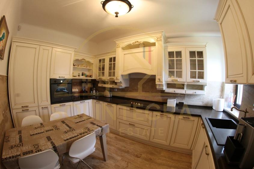 Vila spectaculoasă | Sinaia | 7 camere | Priveliște unică - 2