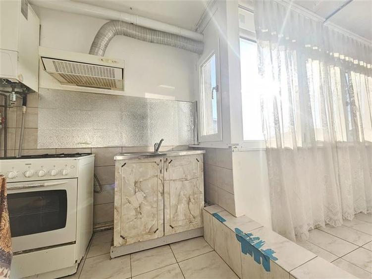 3 Camere Semimobilate, zona Centrala. - 6