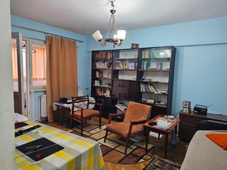 Apartament 2 cam decomandat Braila ultracentral  bl Turn  Unirii 72  sc A  et 10 - 1