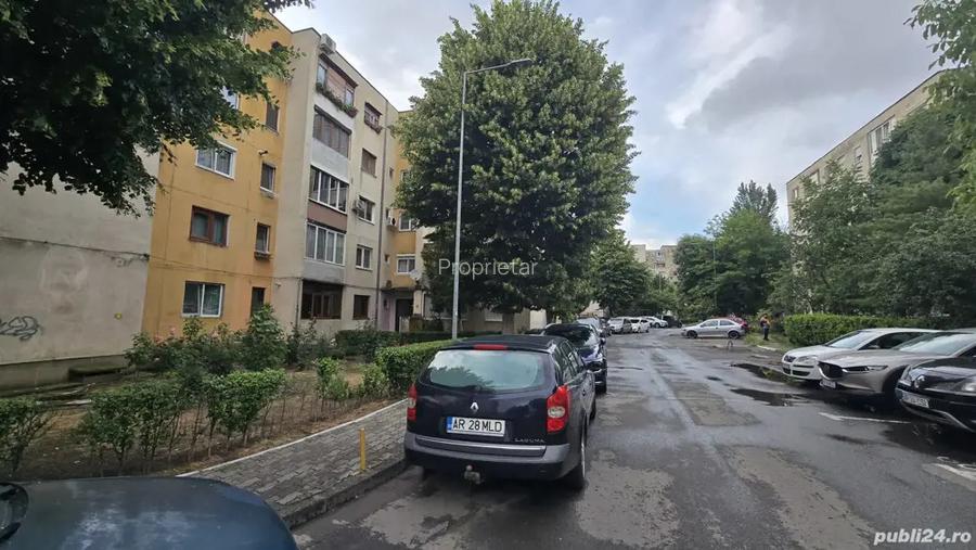 Vand apartament 3 camere VLAICU ARAD