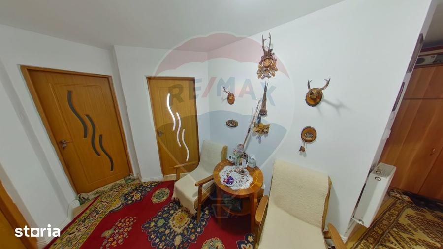 Apartament cu 3 camere decomandat în Central