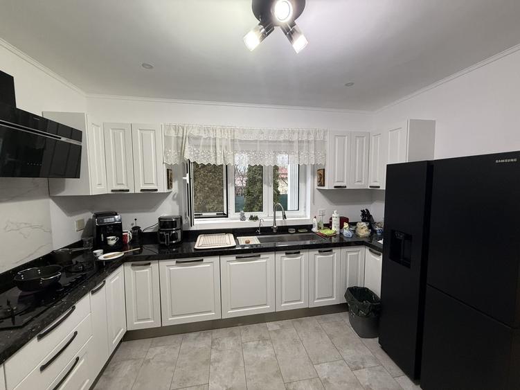 Vila în stil American - Total independentă energetic, garaj + terasă! - 8