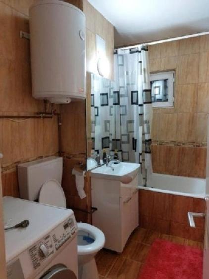 Inchiriez apartament 3 camere, et. 2, centrala proprie,2 bai- Complex Studentesc - 13