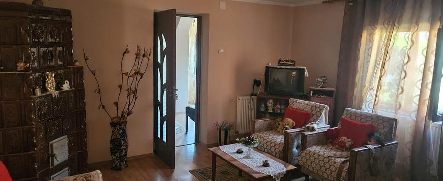 Casa de vanzare cu teren - 11