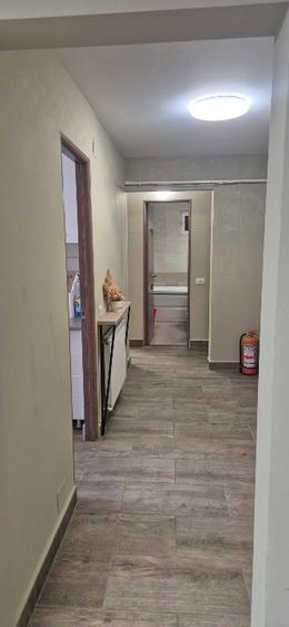 Ofer spre închiriere spațiu comercial – 60 mp, parter bloc zona centrala - 9