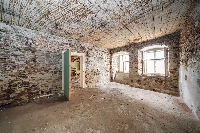 Casă cu 9 camere și curte interioară – Centru Istoric Sibiu - 4