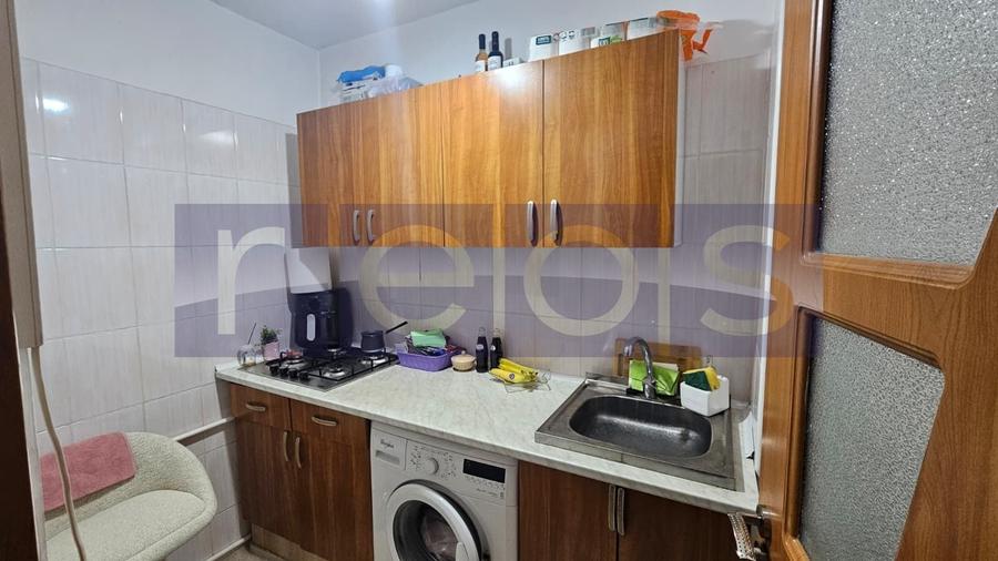 DE VANZARE GARSONIERA - LUJERULUI - METROU - 3