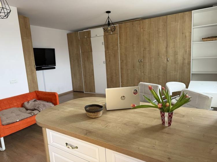 inchiriez garsoniera Coresi - 1