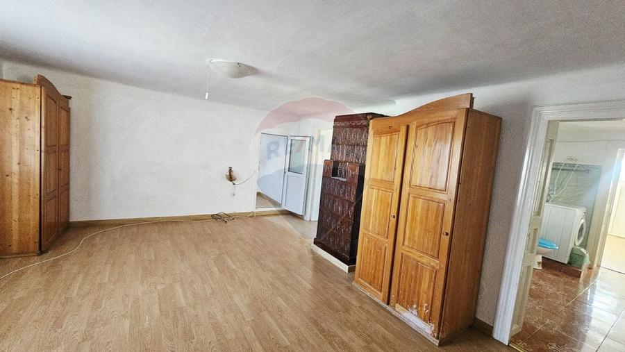 Apartament cu 3 camere de vânzare în zona Central - 3
