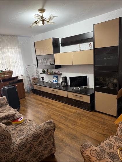 Inchiriez apartament 3 camere - 4