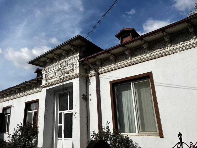 Casă cu 3 camere în Central