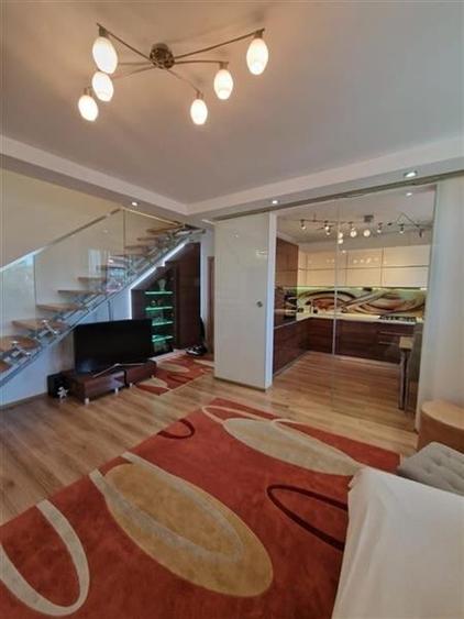 Apartament de Lux cu 3 Camere și Scara Interioară ? De V?nzare Teilor - 2