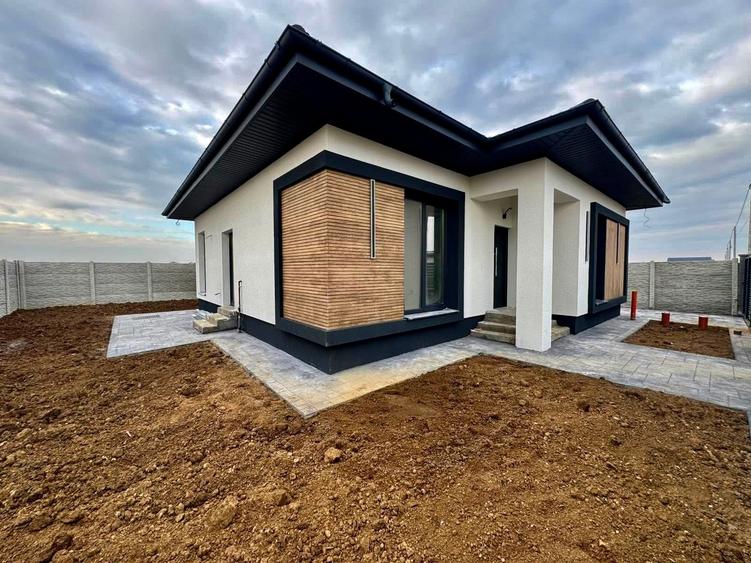 Casă de vânzare individuală nouă | Berceni Ilfov – 4 camere | teren 370 mp - 1