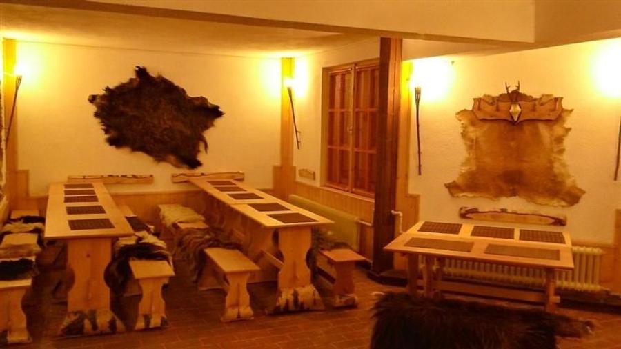 La poalele muntilor Piatra Craiului,pe domeniu de 4.000 mp teren, Brasov - 2