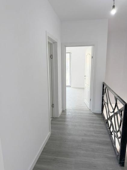 Casă cu 4 camere în Bragadiru